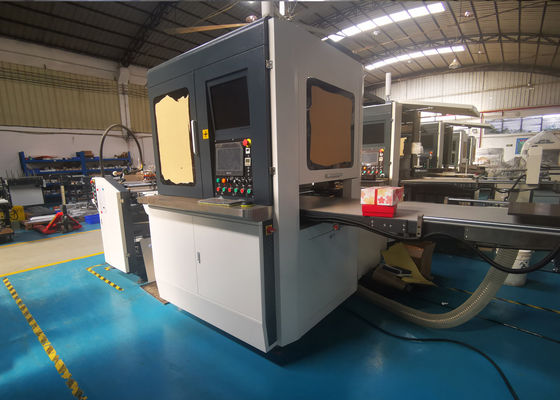 LS 450 S. বক্স পজিশনিং মেশিন যা মোবাইল ফোন বক্স তৈরি করতে কাগজের ভিতরের বক্স পেস্ট করতে ব্যবহৃত হয়।